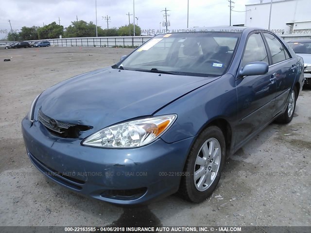 4T1BF30K63U555523 - 2003 TOYOTA CAMRY LE/XLE/SE 蓝色 照片 2