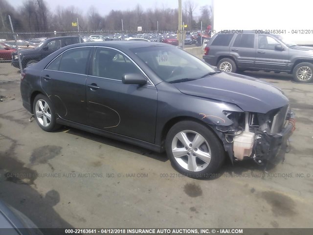 4T1BF3EK3BU599308 - 2011 TOYOTA CAMRY SE/LE/XLE GRAY photo 1