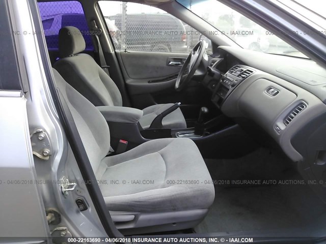 JHMCG66892C023222 - 2002 HONDA ACCORD EX/SE SILVER photo 5