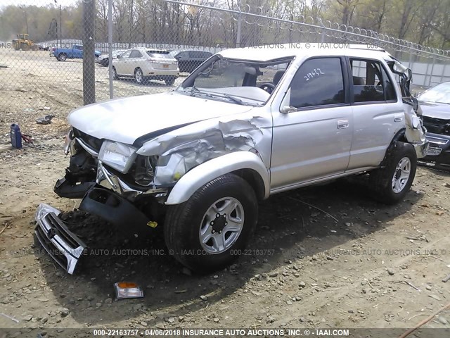 JT3GN86R120229668 - 2002 TOYOTA 4RUNNER SR5 SILVER photo 2