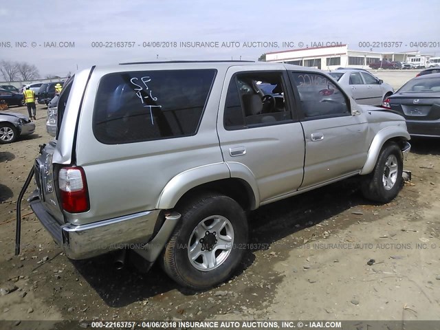 JT3GN86R120229668 - 2002 TOYOTA 4RUNNER SR5 SILVER photo 4