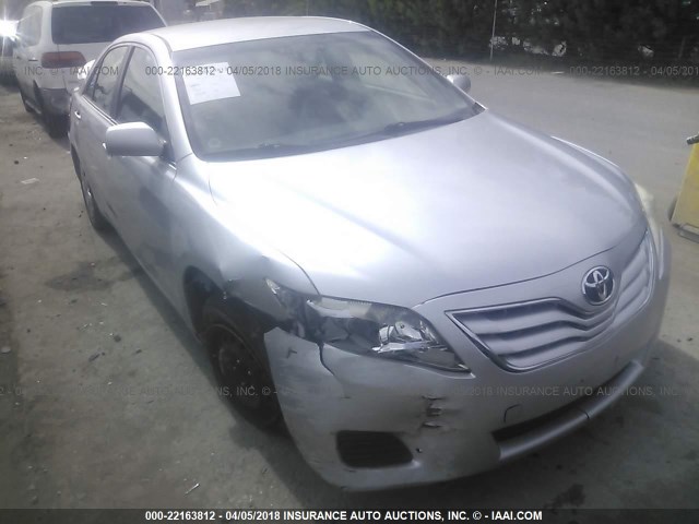 JTNBF3EK7B3006670 - 2011 TOYOTA CAMRY SE/LE/XLE Серебристый фото 1