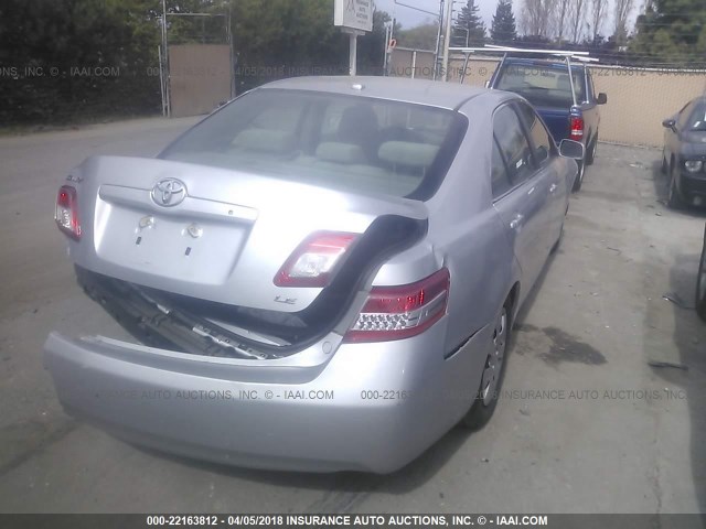 JTNBF3EK7B3006670 - 2011 TOYOTA CAMRY SE/LE/XLE Серебристый фото 4