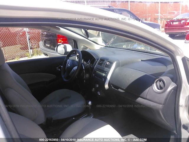3N1CE2CP7EL361743 - 2014 NISSAN VERSA NOTE S/S PLUS/SV/SL SILVER photo 5