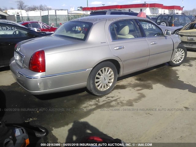 1LNHM82W33Y609088 - 2003 LINCOLN TOWN CAR SIGNATURE BEIGE photo 4