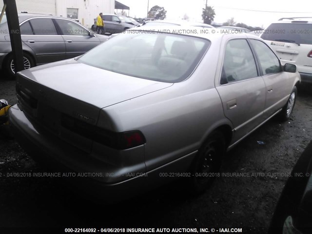 4T1BG22K8VU047321 - 1997 TOYOTA CAMRY CE/LE/XLE BEIGE photo 4