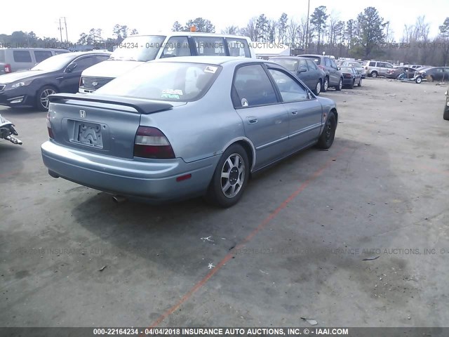 1HGCD5659RA072602 - 1994 HONDA ACCORD EX/EX-R Light Blue photo 4