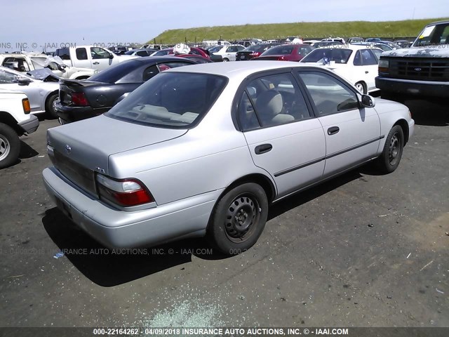 1NXBB02E8VZ588818 - 1997 TOYOTA COROLLA DX GRAY photo 4