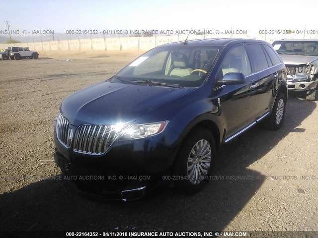 2LMDJ6JK9CBL19059 - 2012 LINCOLN MKX BLUE photo 2