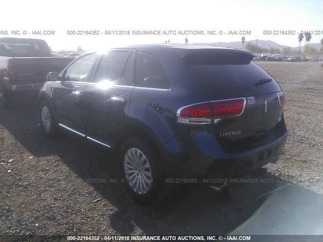 2LMDJ6JK9CBL19059 - 2012 LINCOLN MKX BLUE photo 3