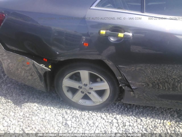 4T1BF1FK4DU219642 - 2013 TOYOTA CAMRY L/SE/LE/XLE GRAY photo 6