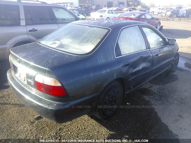 1HGCD5530TA165757 - 1996 HONDA ACCORD LX/EX GREEN photo 4