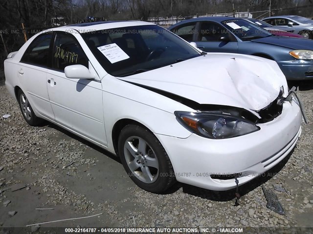 4T1BF32K82U025498 - 2002 TOYOTA CAMRY LE/XLE/SE WHITE photo 1