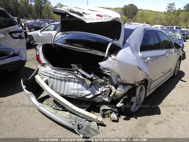 4T1BF1FK4EU809650 - 2014 TOYOTA CAMRY L/SE/LE/XLE 银色 照片 4