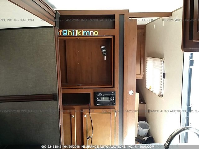 5SFEB332XGE313078 - 2016 HEARTLAND TRAIL RUNNER  WHITE photo 5