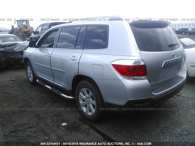 5TDZA3EH6CS028228 - 2012 TOYOTA HIGHLANDER SE SILVER photo 3