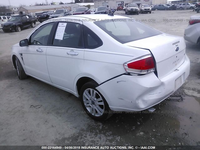 1FAHP35N08W158986 - 2008 FORD FOCUS SE/SEL/SES WHITE photo 3