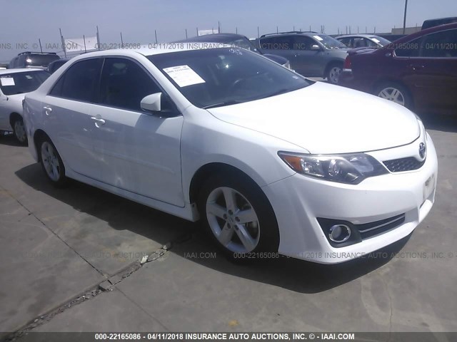 4T1BF1FK8DU697496 - 2013 TOYOTA CAMRY L/SE/LE/XLE WHITE photo 1