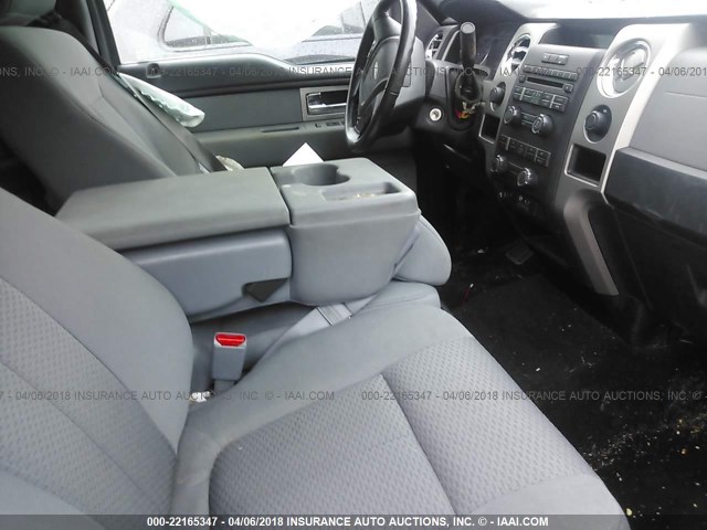 1FTFW1EF6BFC17015 - 2011 FORD F150 SUPERCREW GRAY photo 5