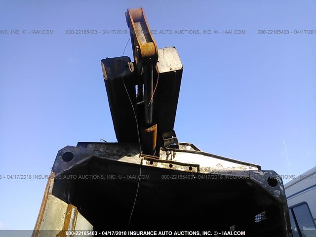 1GDL7H1D0XJ511992 - 1999 GMC C-SERIES C7H042 WHITE photo 7