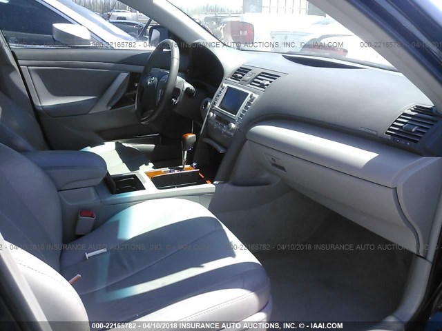 4T1BK3EK2BU129329 - 2011 TOYOTA CAMRY SE/LE/XLE BLACK photo 5