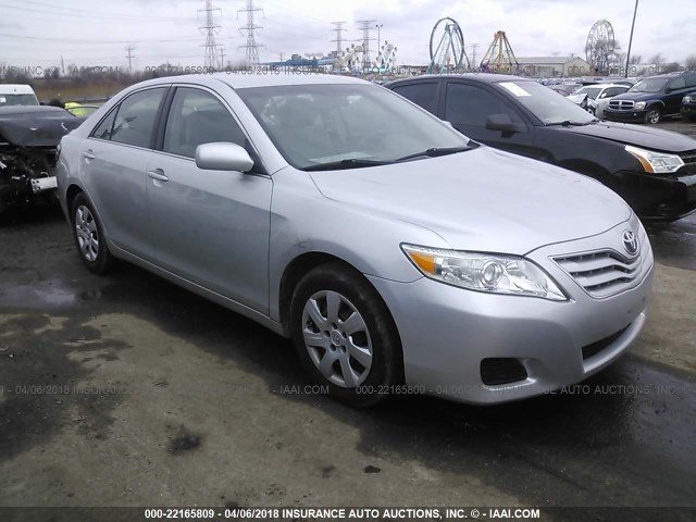 4T4BF3EK0AR027844 - 2010 TOYOTA CAMRY SE/LE/XLE SILVER photo 1
