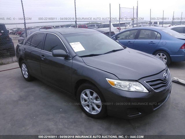 4T4BF3EK4BR214537 - 2011 TOYOTA CAMRY SE/LE/XLE ნაცრისფერი ფოტო 1