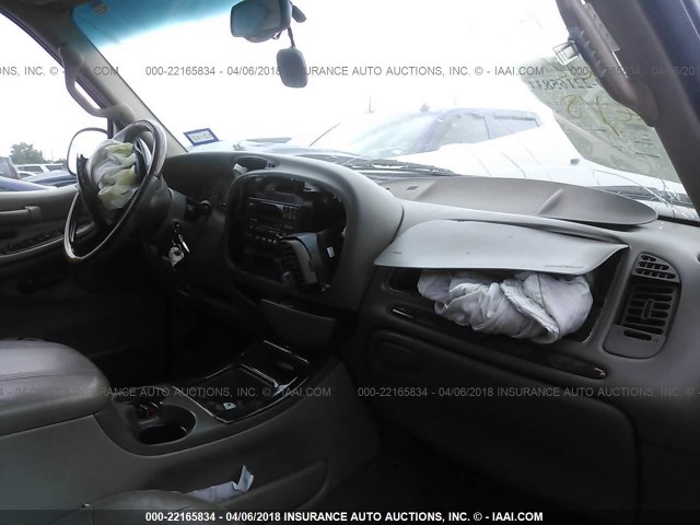 5LMRU27A3YLJ10923 - 2000 LINCOLN NAVIGATOR 棕色 照片 5