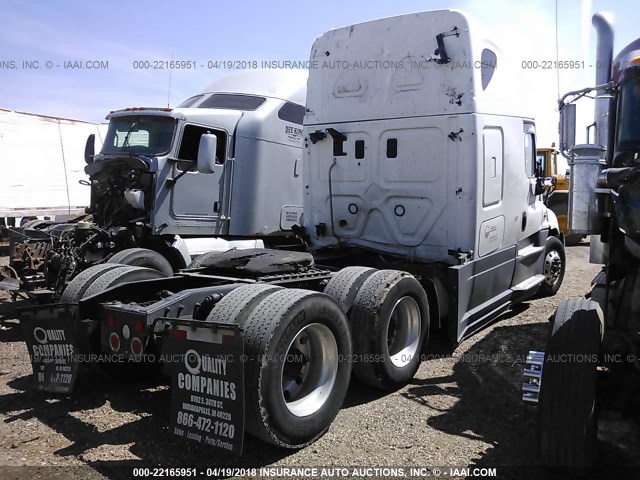 3AKJGLBG2GSHT7124 - 2016 FREIGHTLINER CASCADIA 125  WHITE photo 4