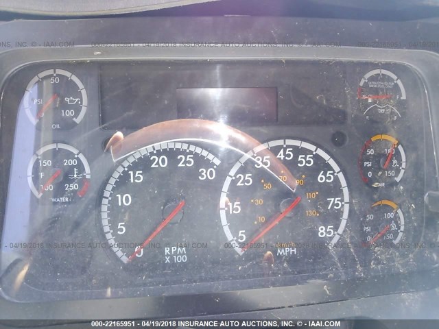 3AKJGLBG2GSHT7124 - 2016 FREIGHTLINER CASCADIA 125  WHITE photo 6