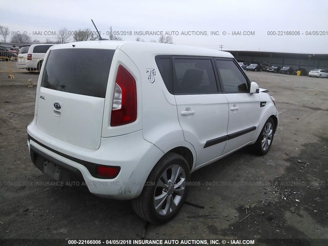 KNDJT2A59C7384423 - 2012 KIA SOUL WHITE photo 4