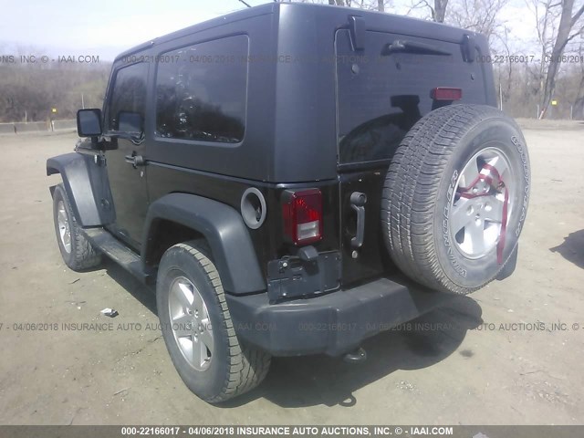 MVIN368836IND - 2010 JEEP WRANGLER UNLIMITED SAHARA BLACK photo 3