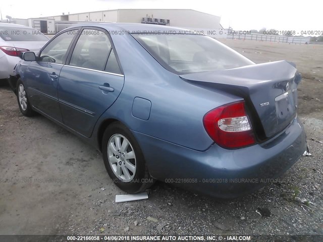 4T1BF30K24U569050 - 2004 TOYOTA CAMRY LE/XLE/SE ლურჯი ფოტო 3