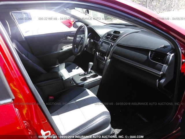 4T1BF1FK9EU862814 - 2014 TOYOTA CAMRY L/SE/LE/XLE 红色 照片 5