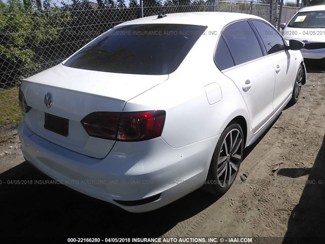 3VW5T7AJ7EM266761 - 2014 VOLKSWAGEN JETTA GLI WHITE photo 4