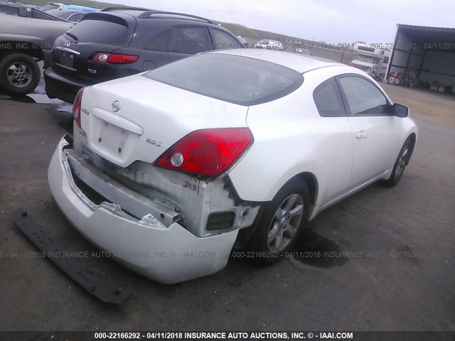 1N4AL24EX8C231596 - 2008 NISSAN ALTIMA 2.5S WHITE photo 4