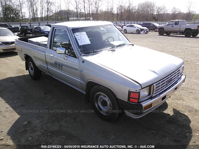 JT4RN55D8G0229943 - 1986 TOYOTA PICKUP 1/2 TON RN55 DLX SILVER photo 1