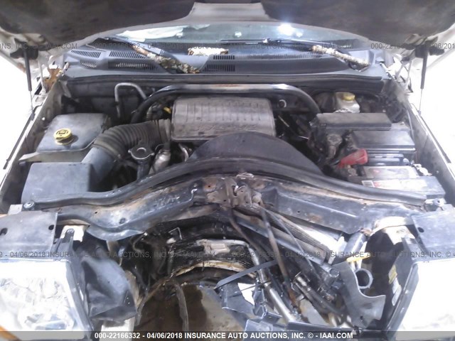 1J8HG48K67C545584 - 2007 JEEP COMMANDER WHITE photo 10