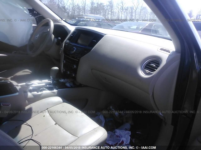 5N1AR2MM6EC722660 - 2014 NISSAN PATHFINDER S/SV/SL/PLATINUM 灰色 照片 5