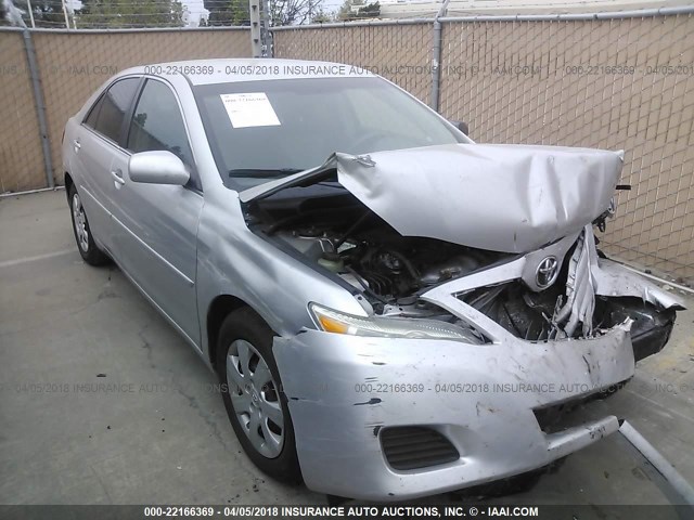 4T4BF3EK0BR092257 - 2011 TOYOTA CAMRY SE/LE/XLE SILVER photo 1