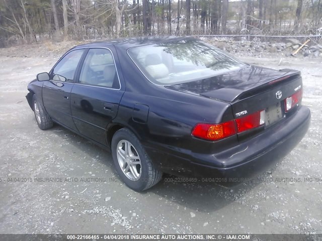 4T1BF28K4YU098099 - 2000 TOYOTA CAMRY LE/XLE Schwarz Foto 3