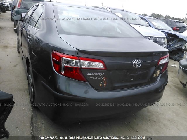 4T1BF1FK9EU456869 - 2014 TOYOTA CAMRY L/SE/LE/XLE 灰色 照片 3