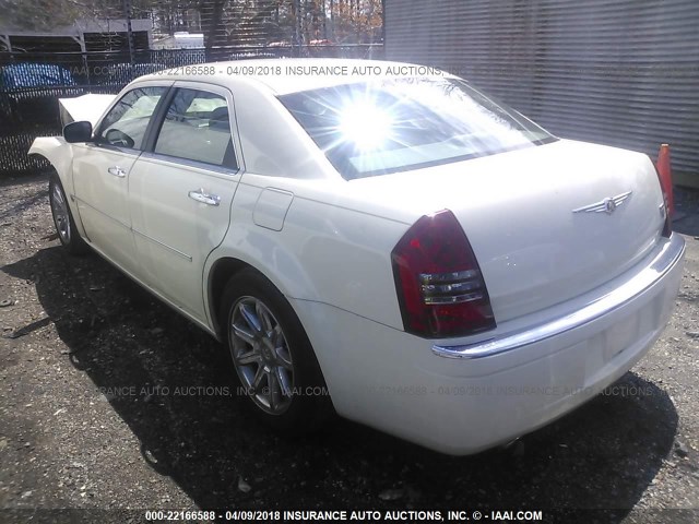 2C3KA63H26H494123 - 2006 CHRYSLER 300C WHITE photo 3