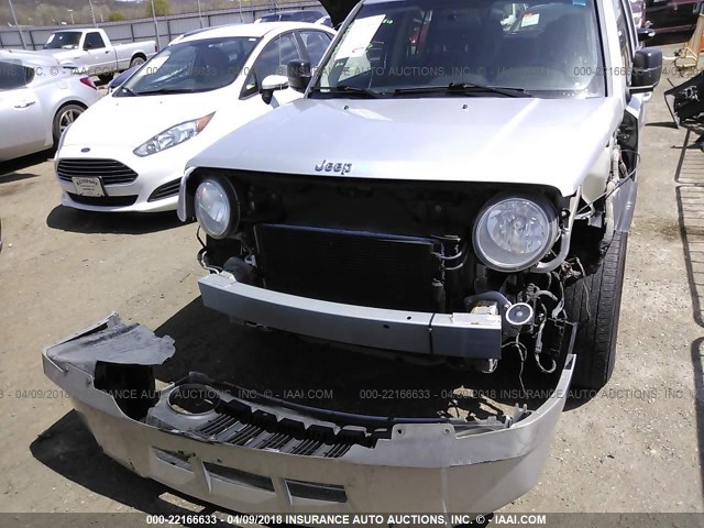 1J4NF2GB3AD649559 - 2010 JEEP PATRIOT SPORT SILVER photo 6