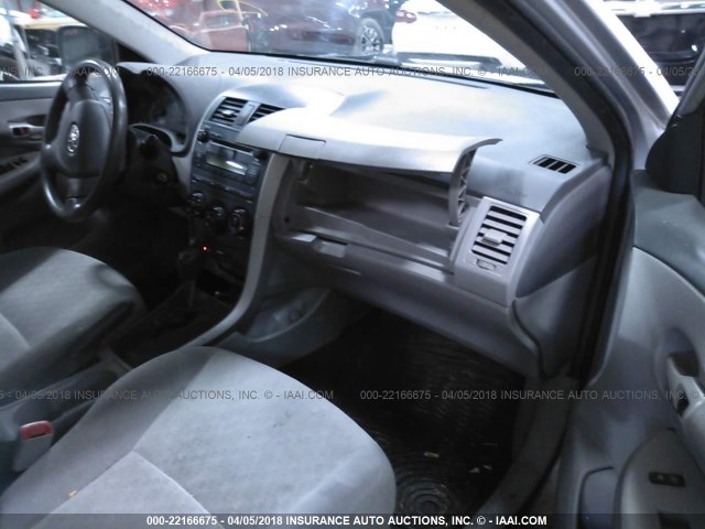 1NXBU40E49Z025128 - 2009 TOYOTA COROLLA S/LE/XLE SILVER photo 5