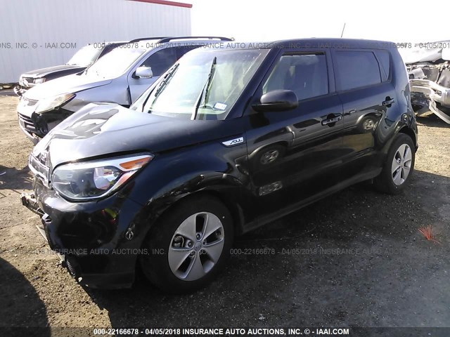 KNDJN2A24G7382536 - 2016 KIA SOUL BLACK photo 2