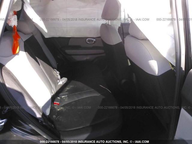 KNDJN2A24G7382536 - 2016 KIA SOUL BLACK photo 8