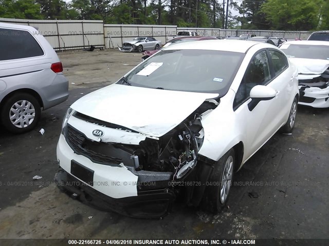 KNADM4A34F6435306 - 2015 KIA RIO LX WHITE photo 2