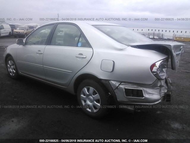 4T1BE32K53U136398 - 2003 TOYOTA CAMRY LE/XLE/SE ვერცხლისფერი ფოტო 3