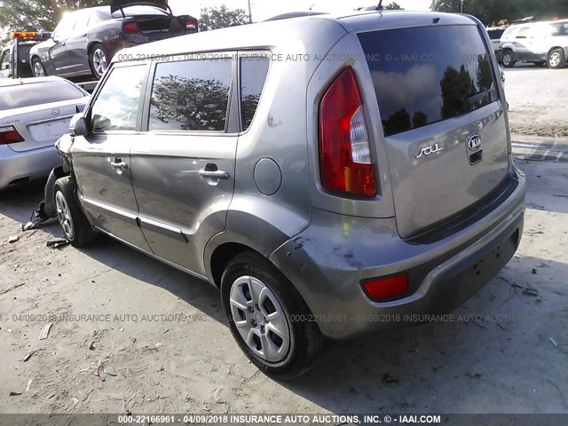 KNDJT2A55D7516370 - 2013 KIA SOUL SILVER photo 3